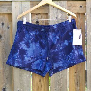 ATHLETA FARALLON SHORT Women's Size Large BNWT Blue Tie Dye Shibori HEART Bum